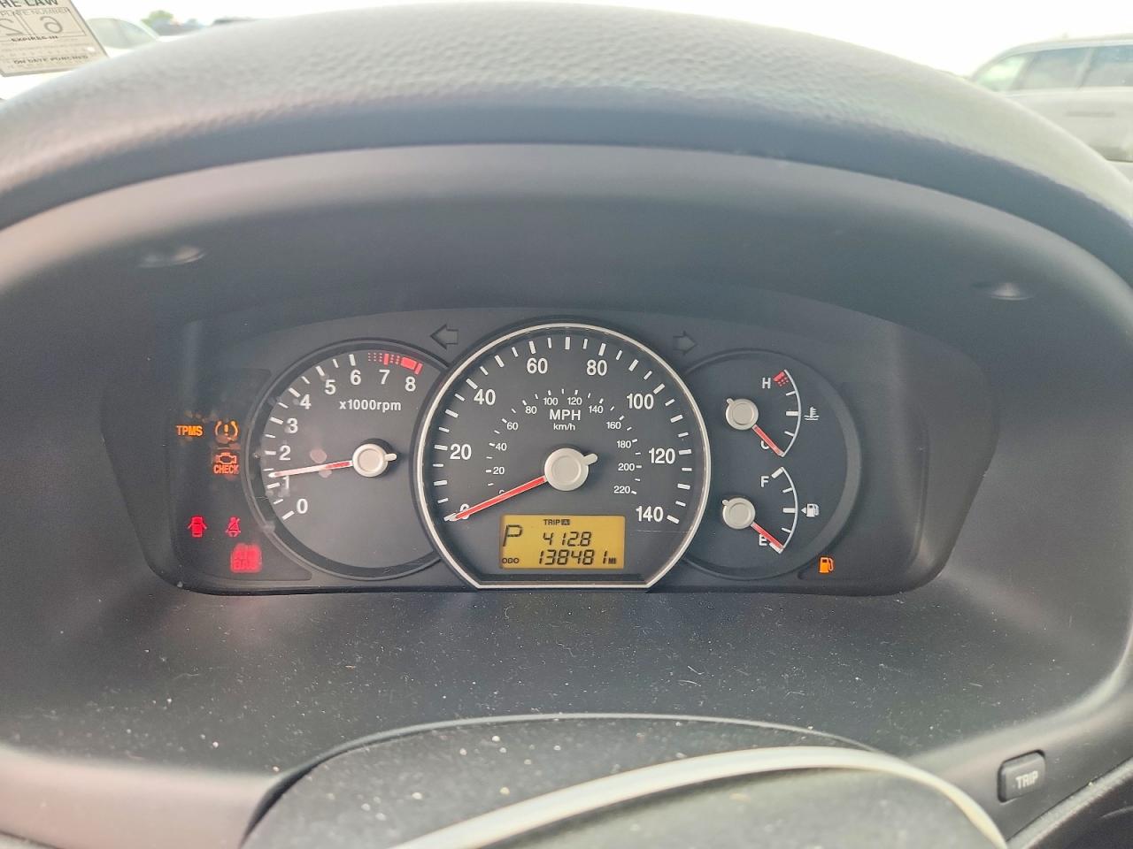 2009 Kia Rondo Base Серебряный vin: KNAFG528797271788