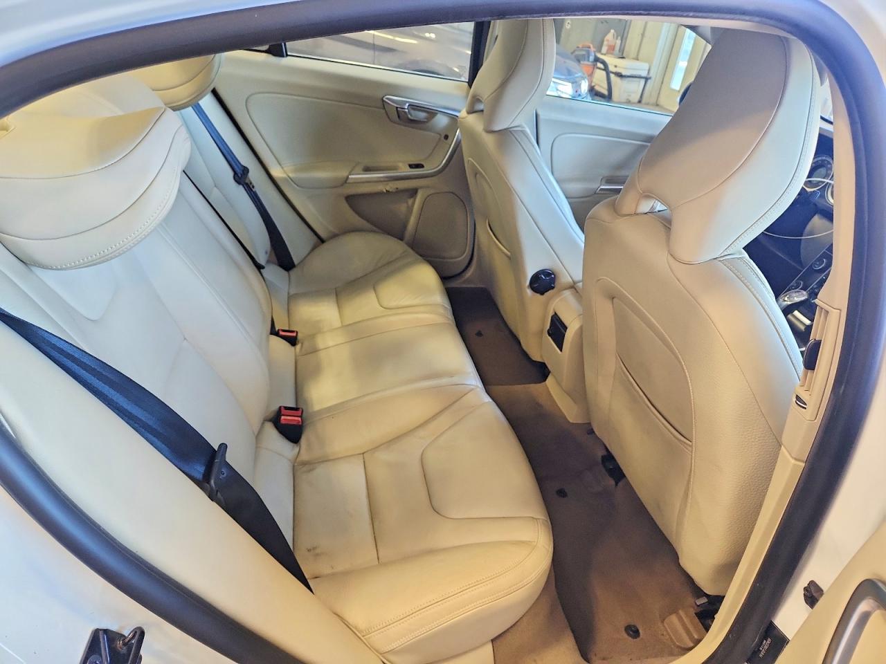2013 Volvo S60 T5 White vin: YV1612FS1D2221459
