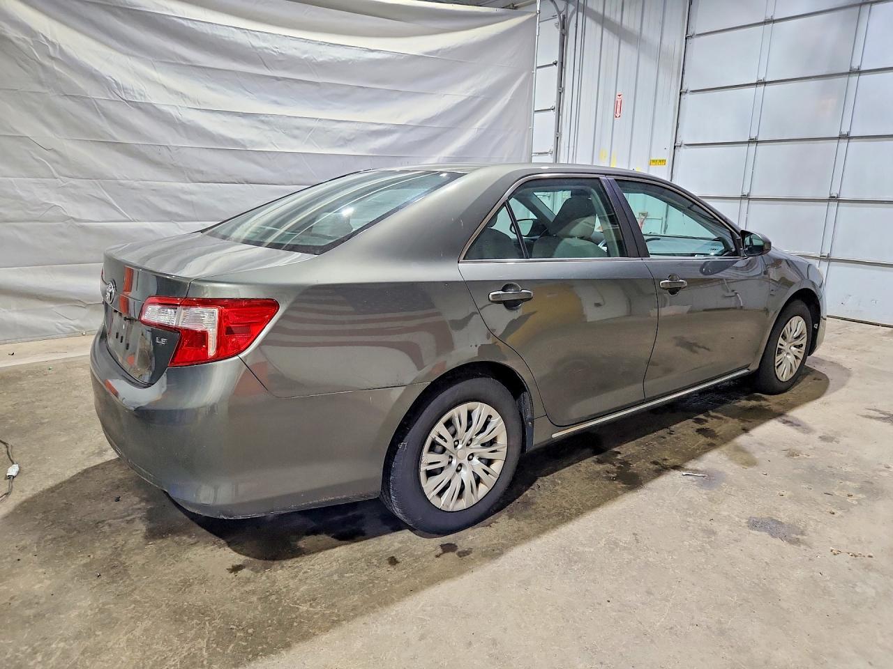 2012 Toyota Camry Le Green vin: 4T4BF1FK7CR177813