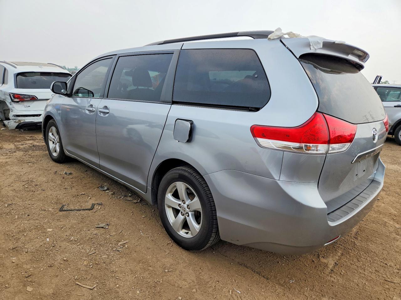 2014 Toyota Sienna Le Silver vin: 5TDKK3DCXES425089