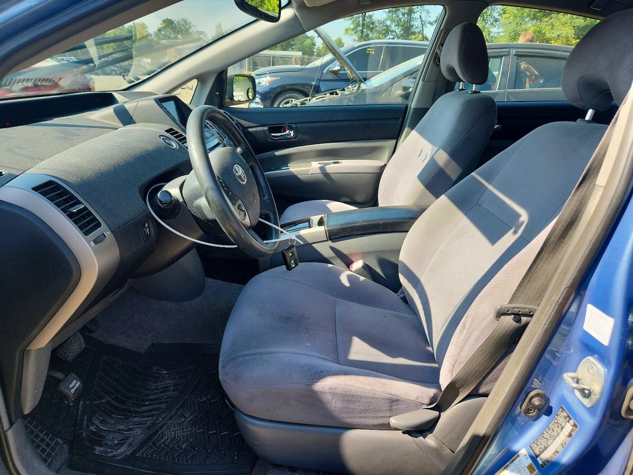 2006 Toyota Prius Base Blue vin: JTDKB20U167077302