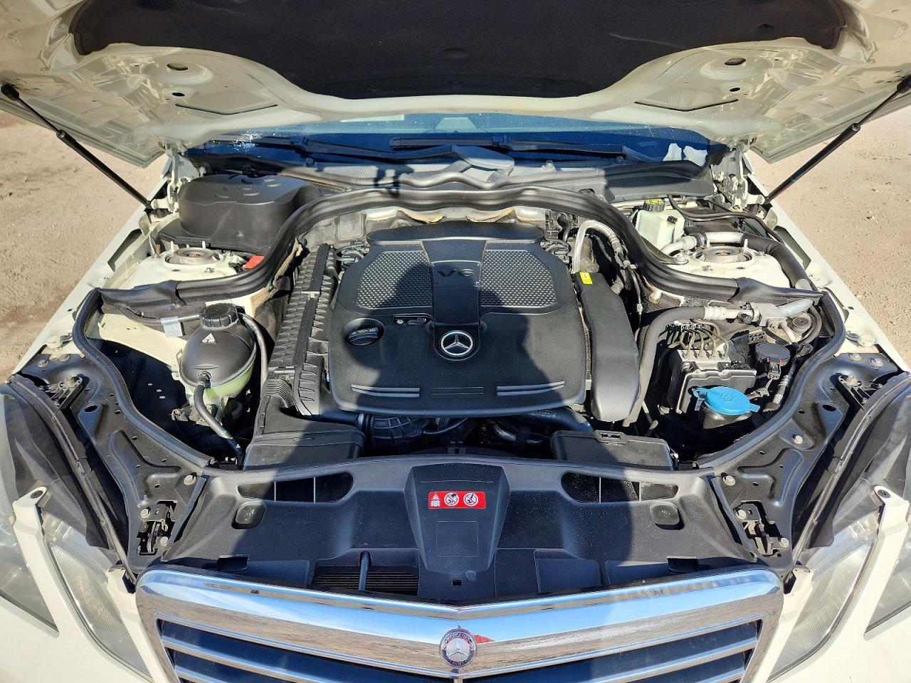 2012 Mercedes-benz E 350 Белый vin: WDDHF5KBXCA639679