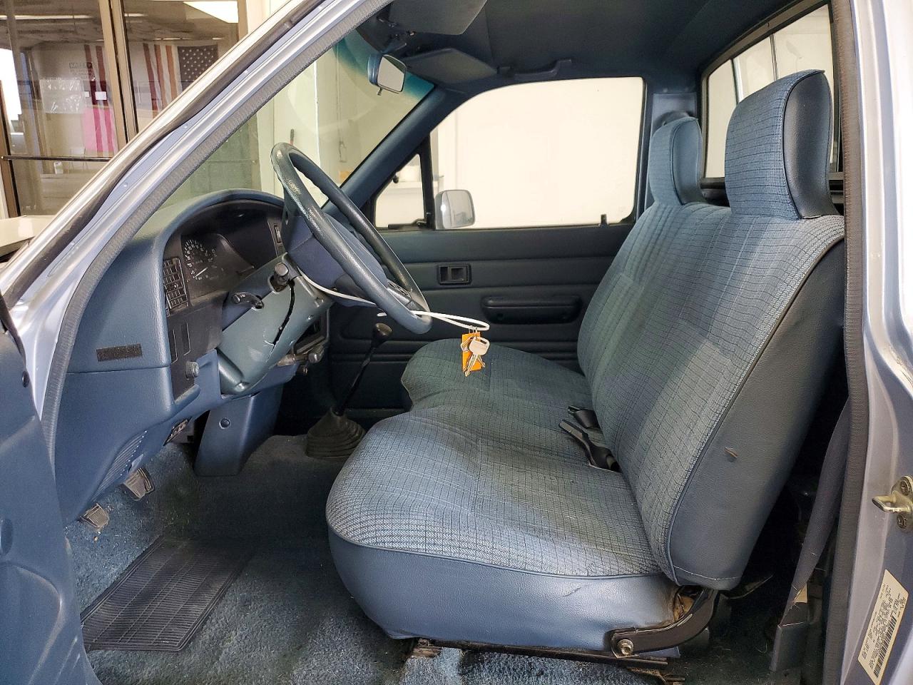 1991 Toyota Pickup Deluxe Blue vin: JT4RN82P9M5035114