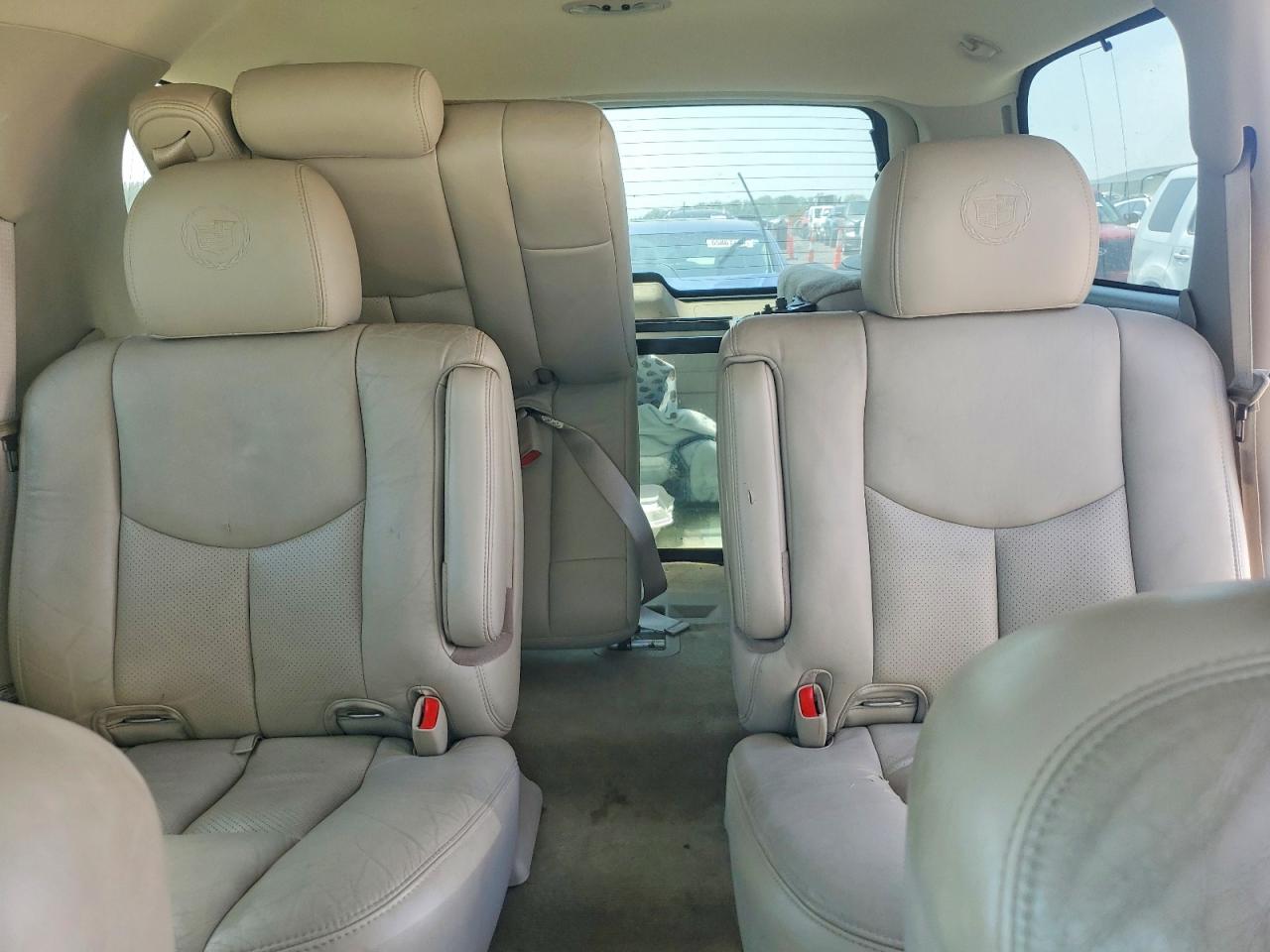 2005 Cadillac Escalade Luxury White vin: 1GYEK63N85R131068