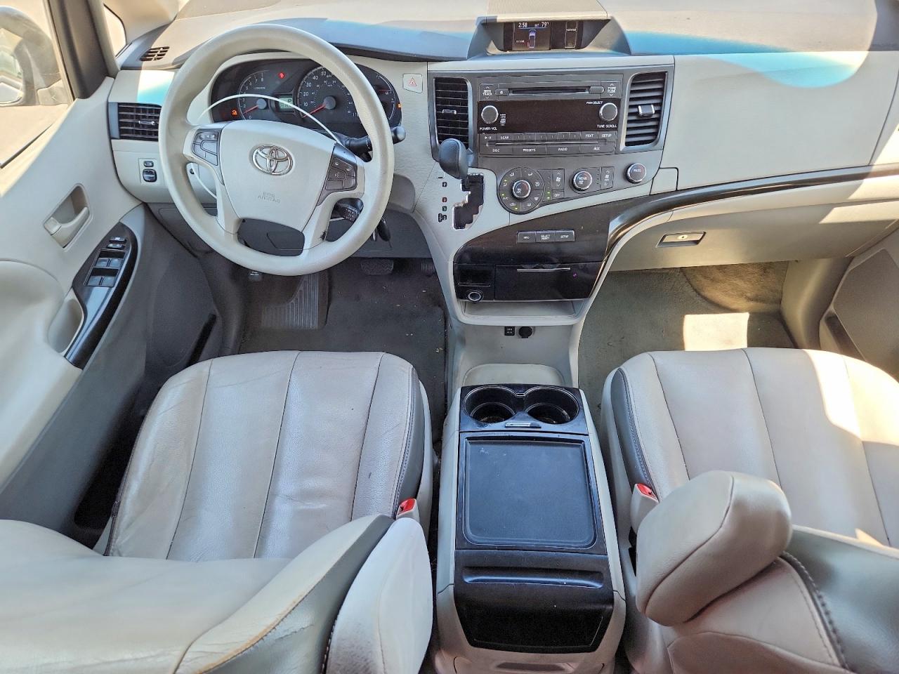 2012 Toyota Sienna Le Silver vin: 5TDKK3DC0CS188576
