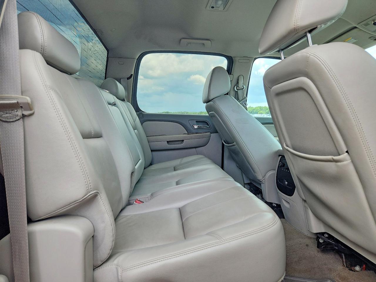 2008 Chevrolet Silverado K1500 Red vin: 2GCEK133081299923