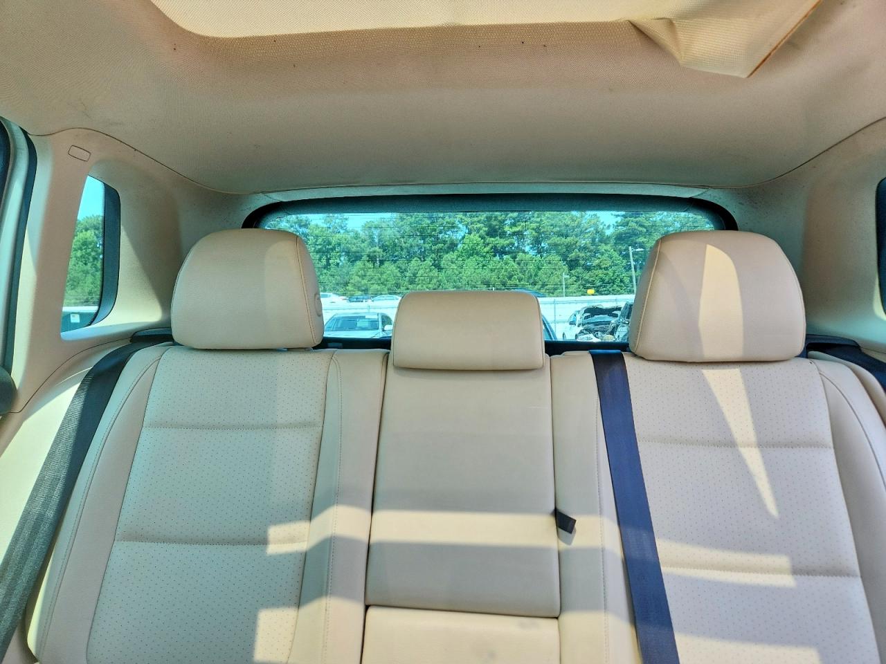 2012 Volkswagen Tiguan S Silver vin: WVGAV7AX0CW536955