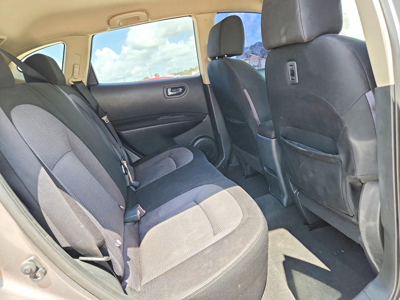 2012 Nissan Rogue S Silver vin: JN8AS5MT8CW609732