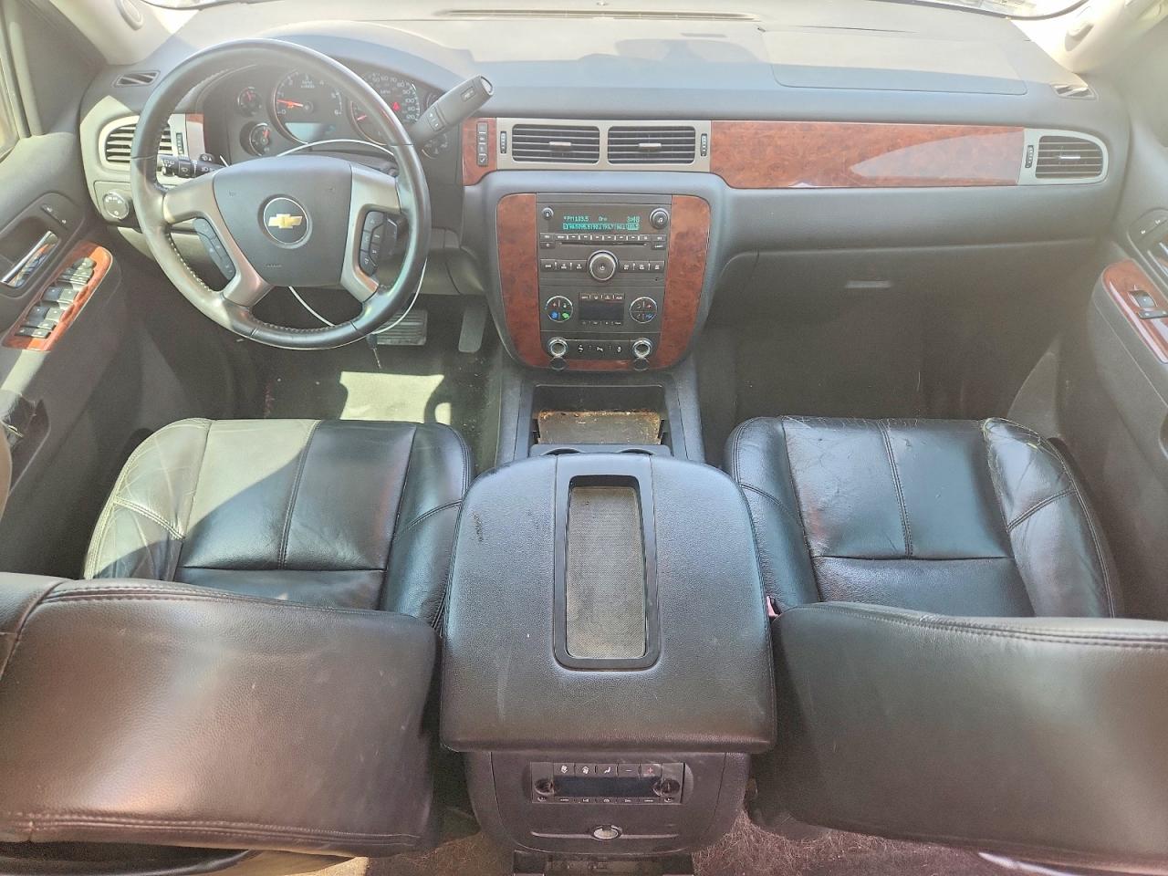 2014 Chevrolet Tahoe C1500 Lt Silver vin: 1GNSCBE02ER140873