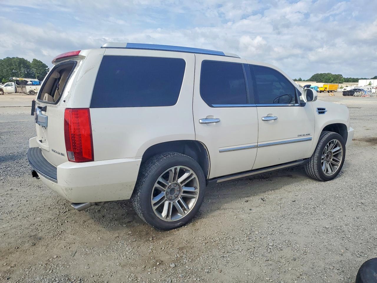 2012 Cadillac Escalade Luxury Бежевый vin: 1GYS3BEF3CR321291