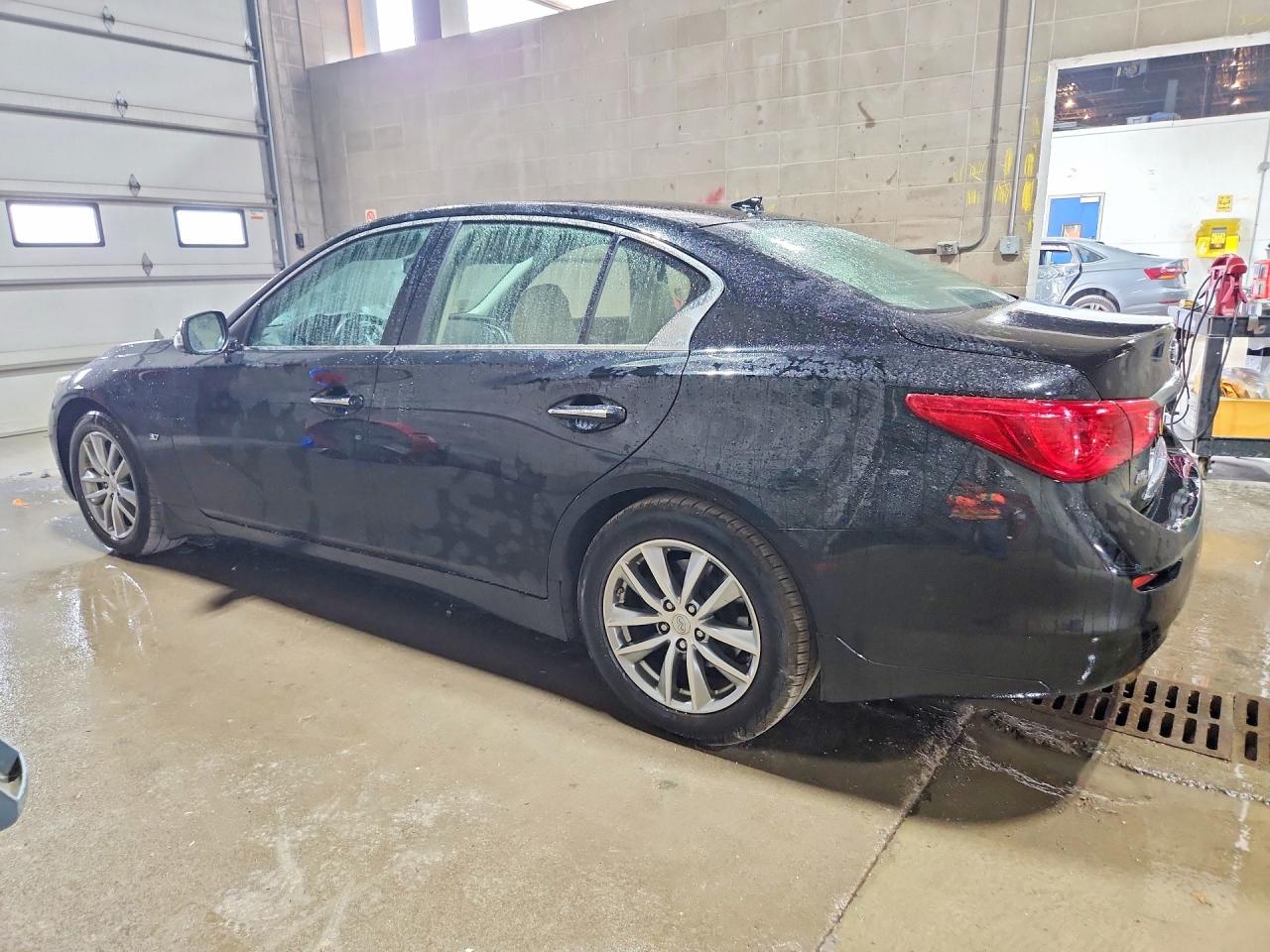 2015 Infiniti Q50 Premium Black vin: JN1BV7AR5FM391022