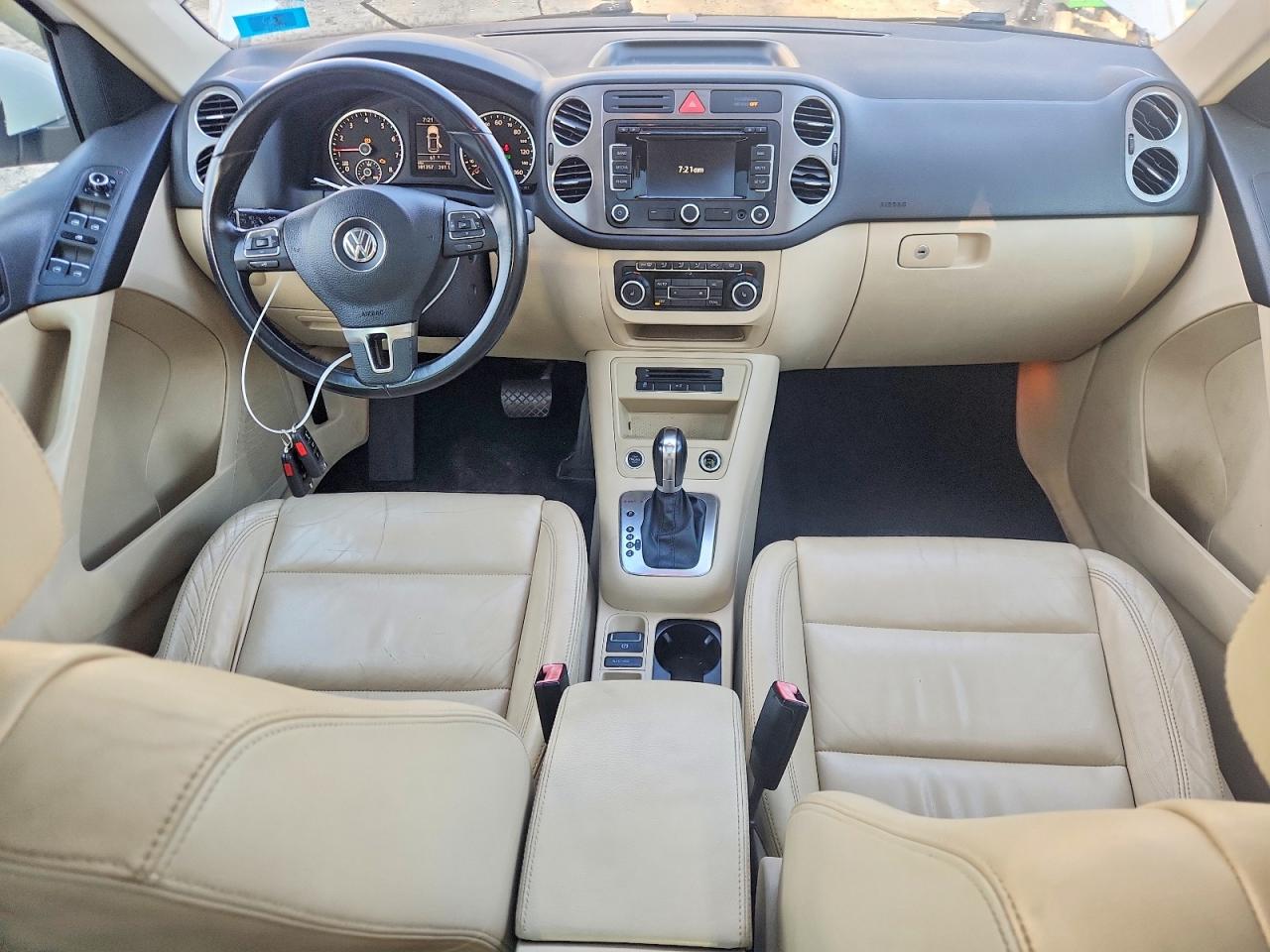 2011 Volkswagen Tiguan S White vin: WVGBV7AX4BW514136