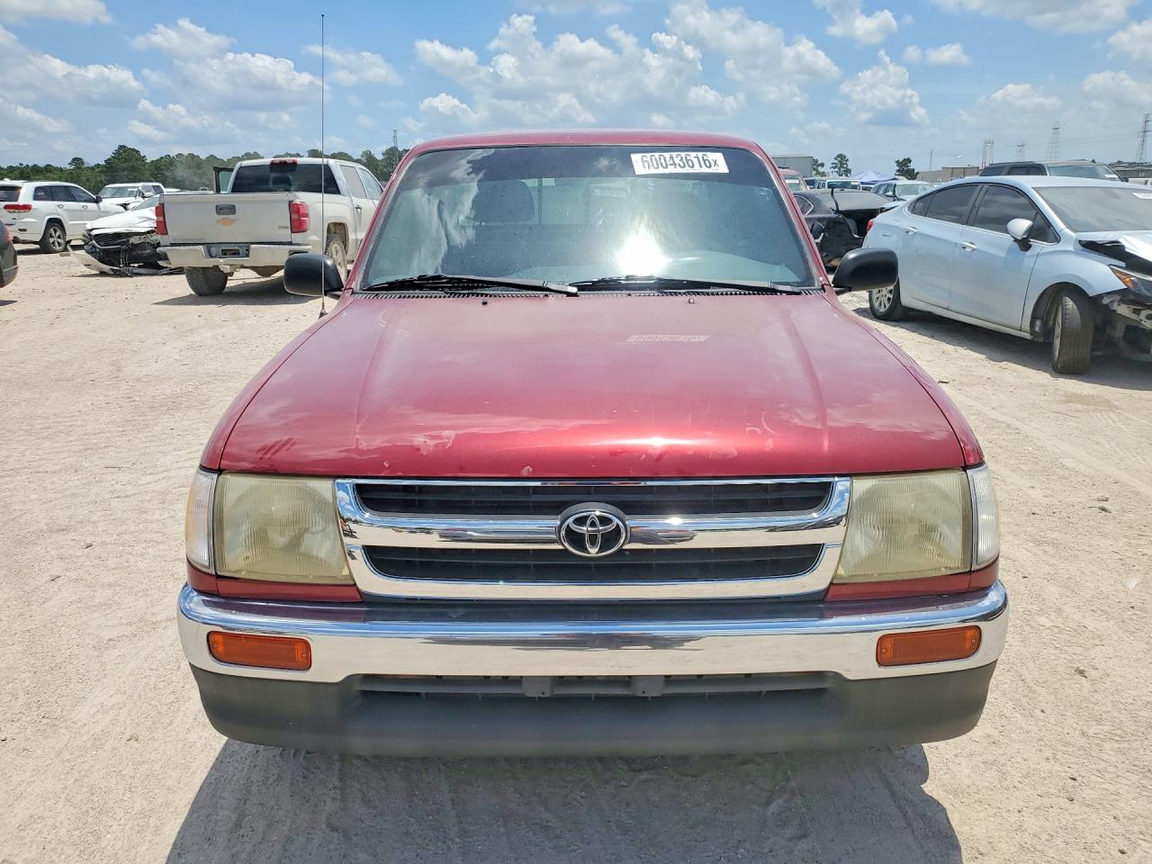 1997 Toyota Tacoma Base Red vin: 4TAVL52NXVZ294685