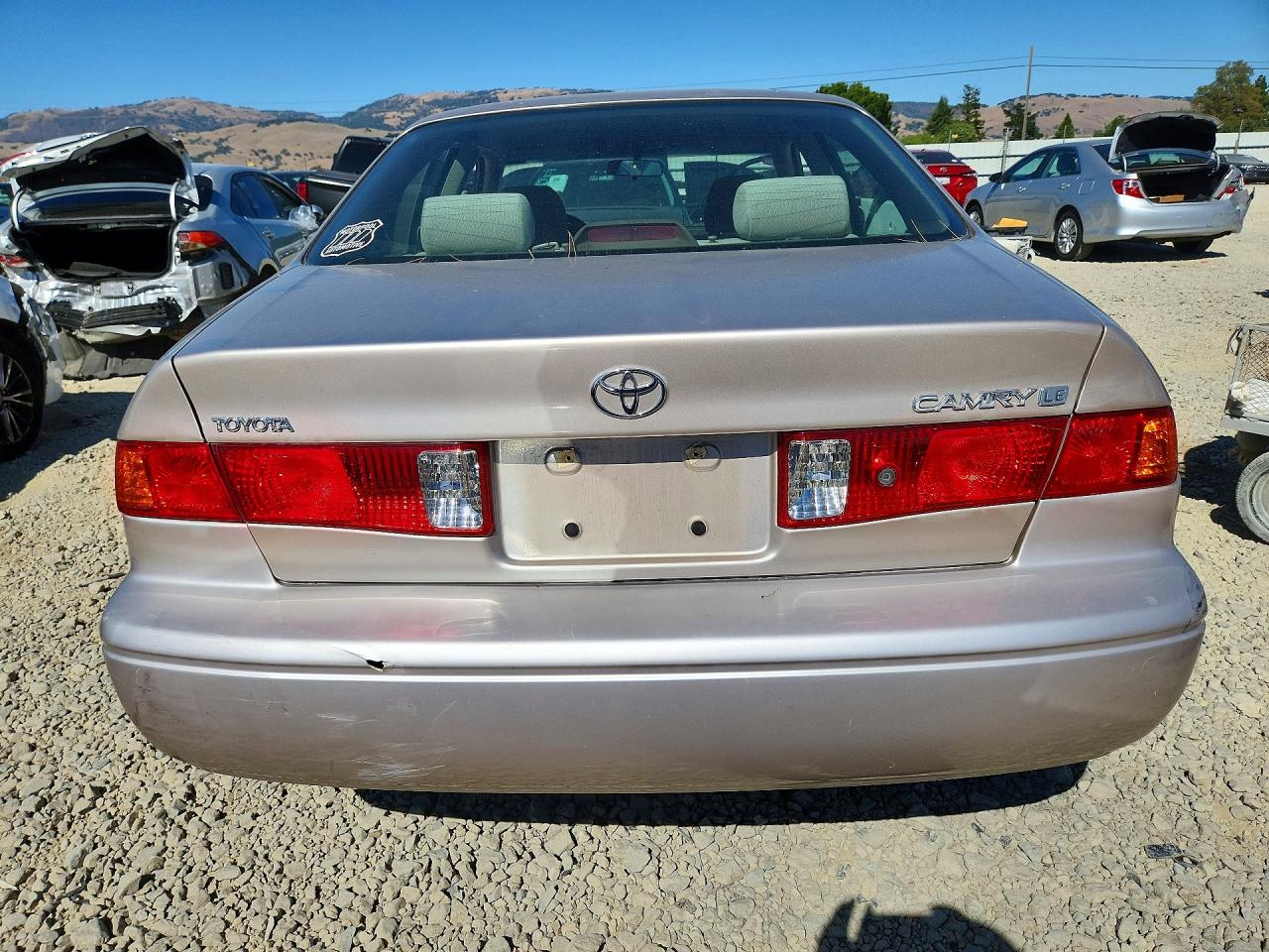 2001 Toyota Camry Le Beige vin: 4T1BG22K81U847384