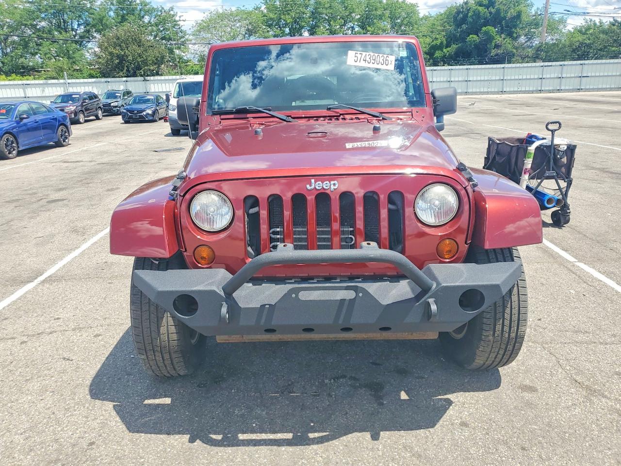 2008 Jeep Wrangler Unlimited Sahara Red vin: 1J4GA59178L651005