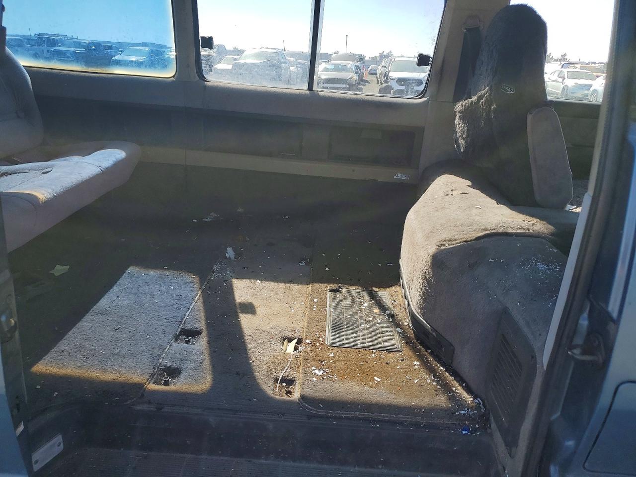 1987 Toyota Van Le Blue vin: JT3YR26W4H5035577