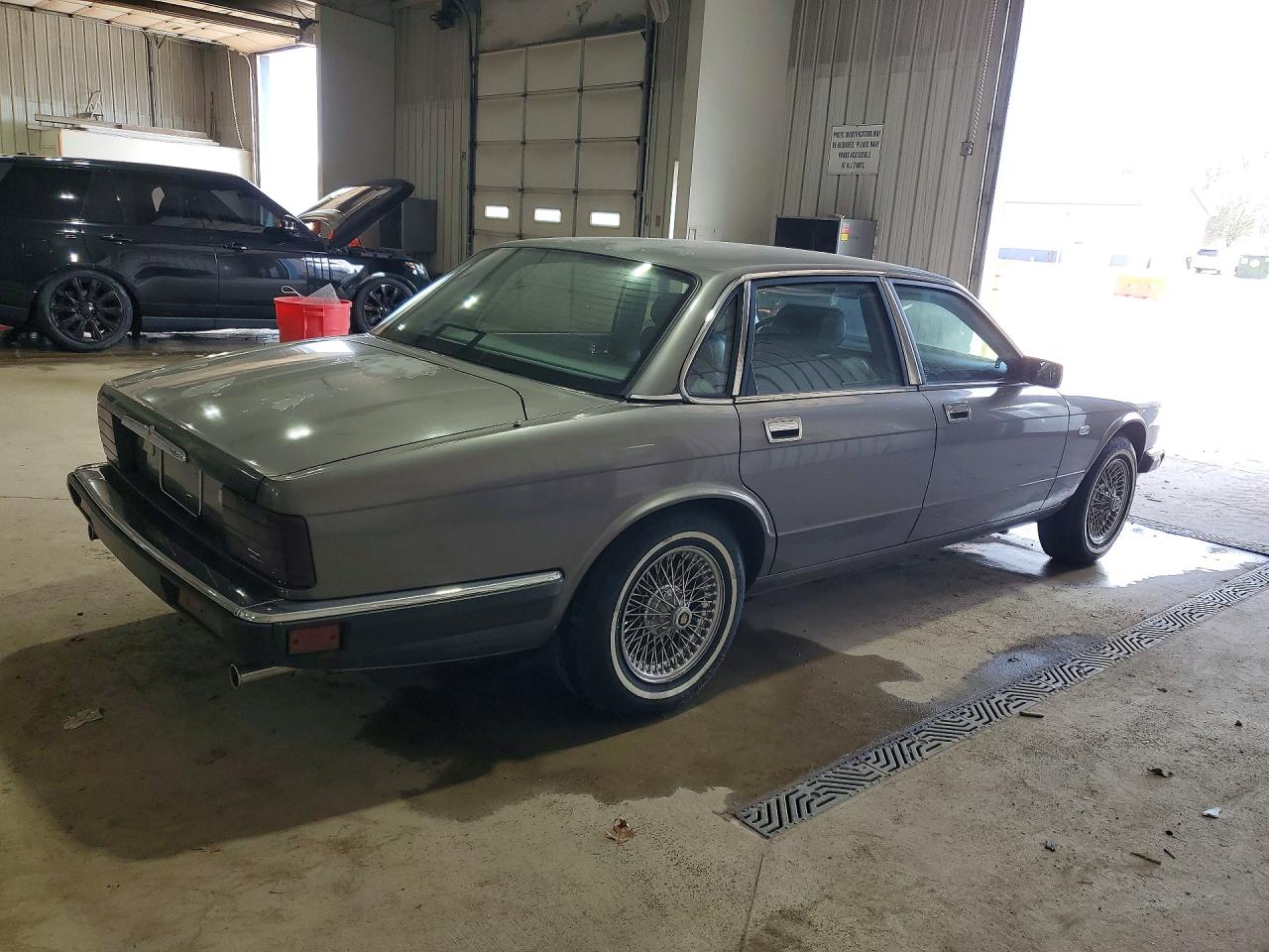 1990 Jaguar Xj6 Baseline Gray vin: SAJFY1743LC618242