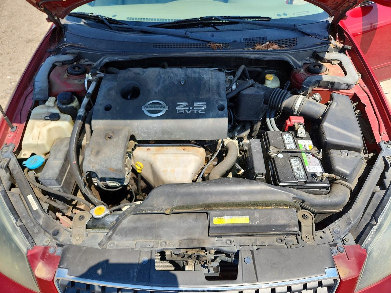 2006 Nissan Altima 2.5 Red vin: 1N4AL11D66C140568
