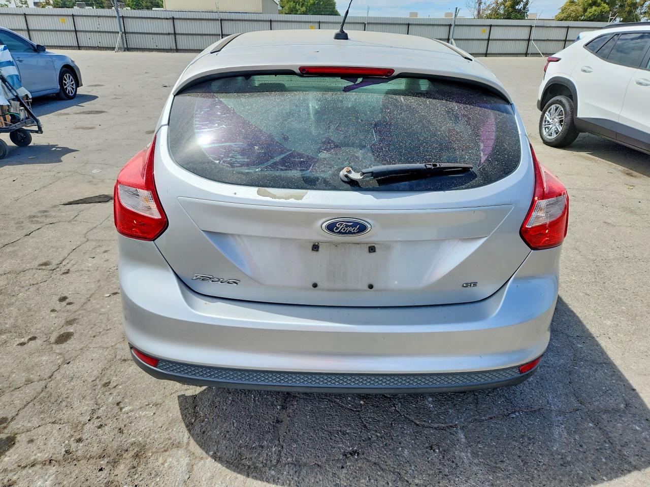 2012 Ford Focus Se Серебряный vin: 1FAHP3K22CL168990