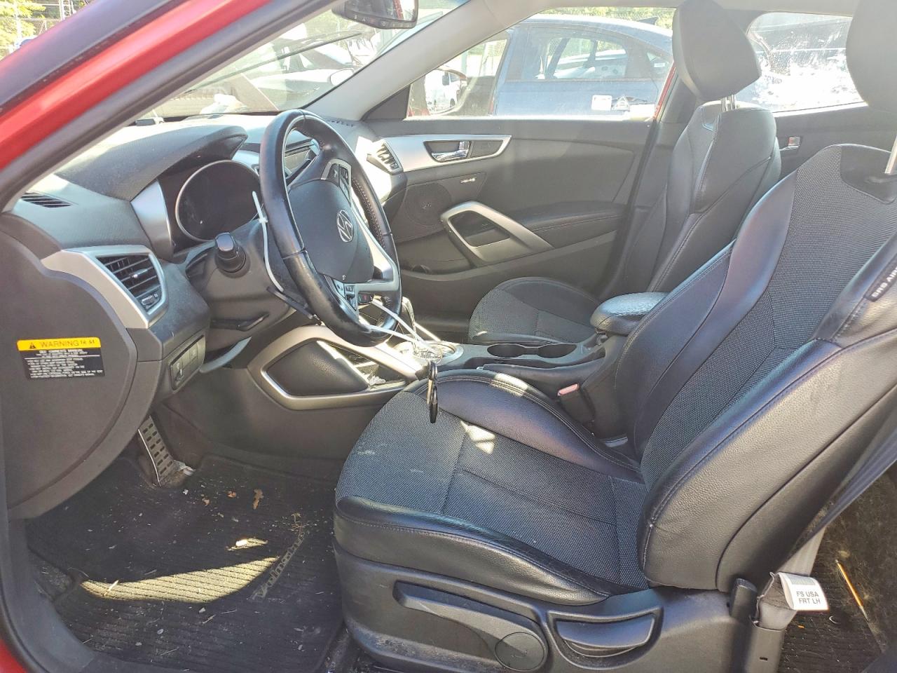 2013 Hyundai Veloster Base Red vin: KMHTC6ADXDU155321