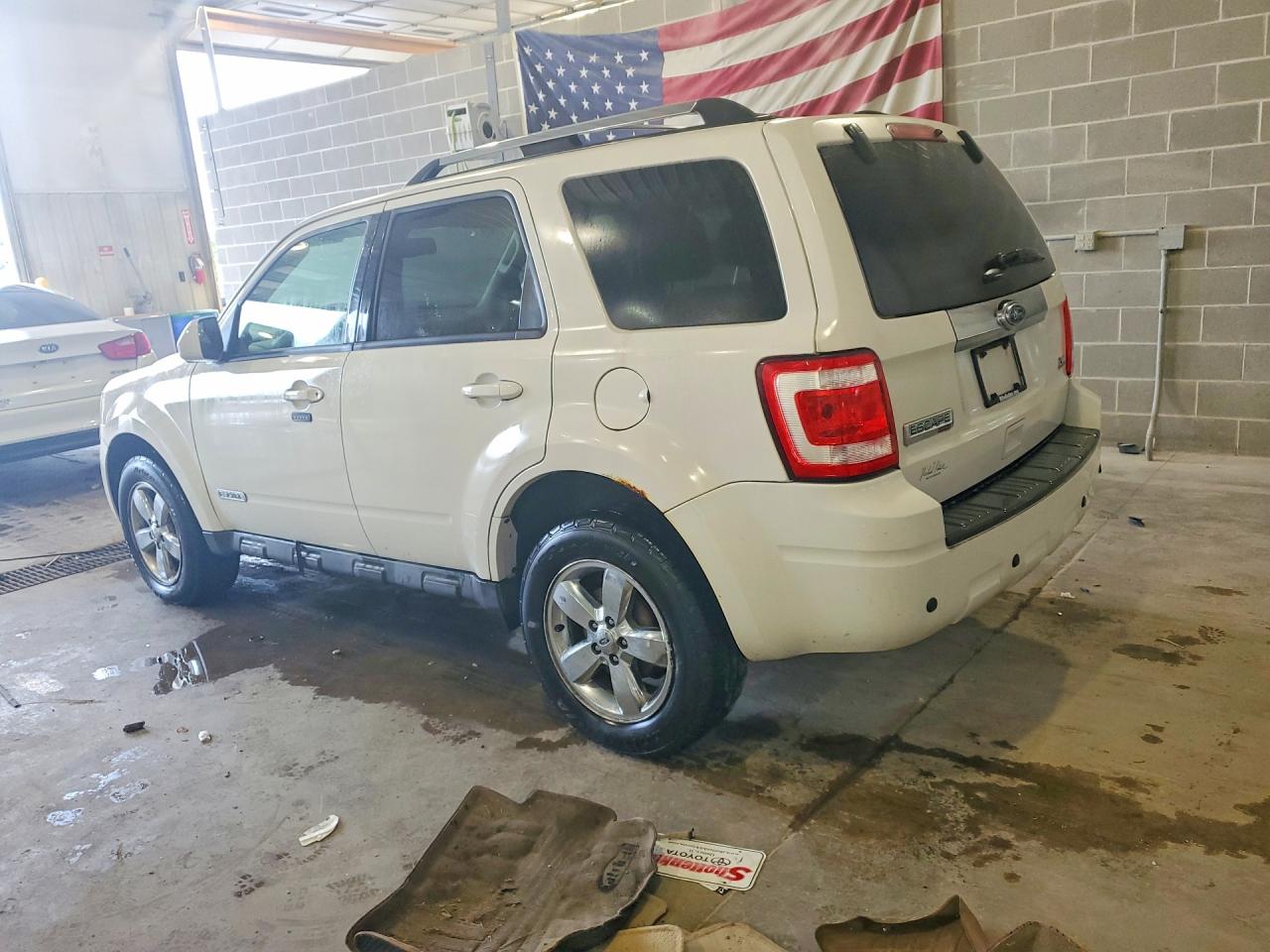 2011 Ford Escape Limited White vin: 1FMCU0EG8BKA81470