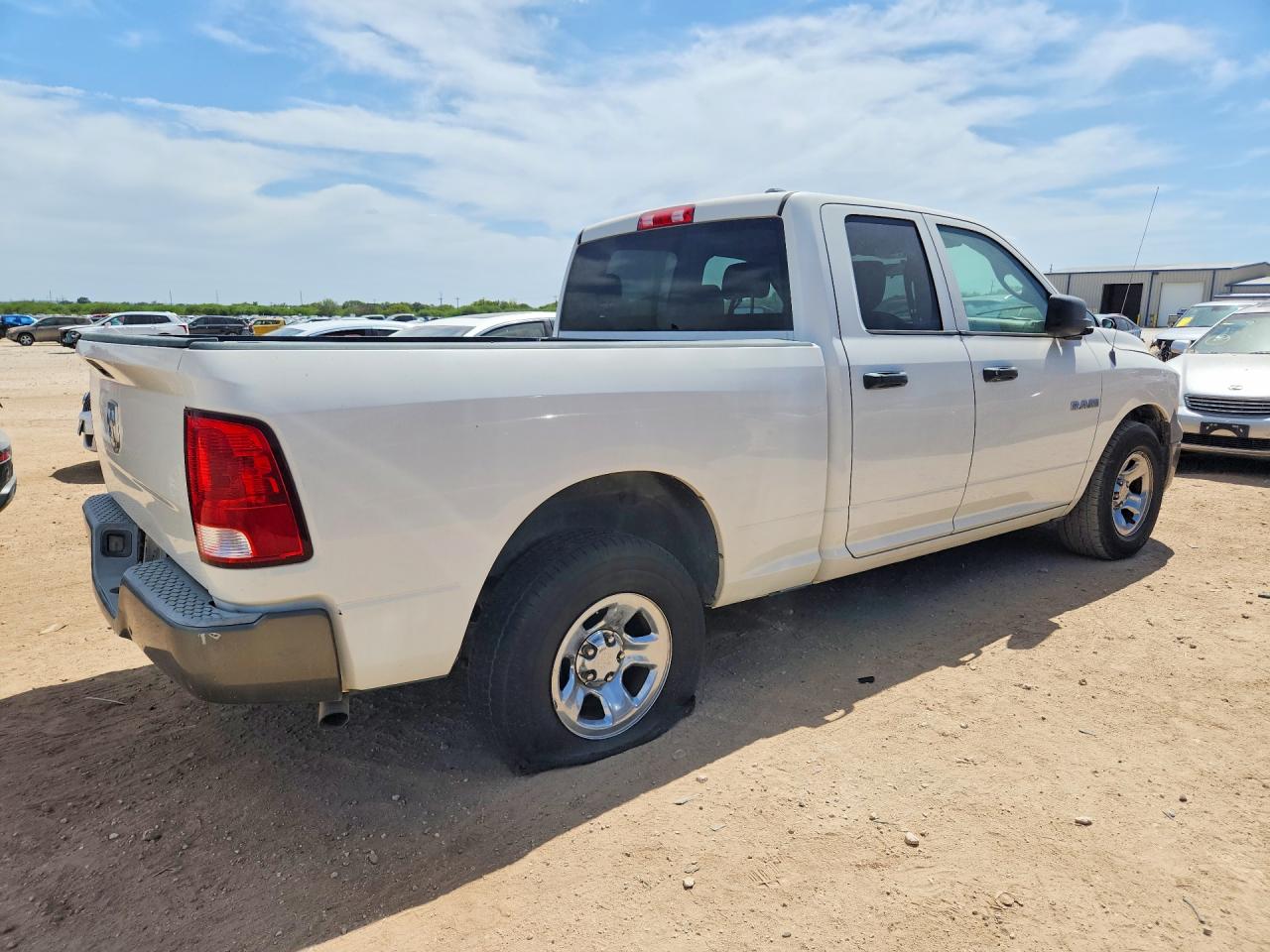 2009 Dodge Ram 1500 White vin: 1D3HB18K09S753125