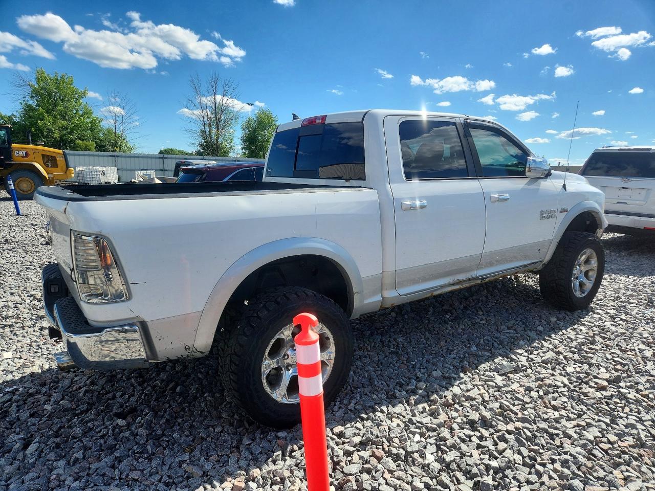2015 Ram 1500 Laramie White vin: 1C6RR7NT5FS767050