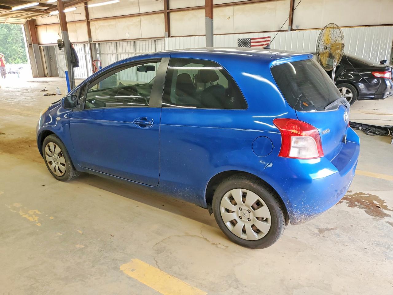 2007 Toyota Yaris Base Blue vin: JTDJT923175100581