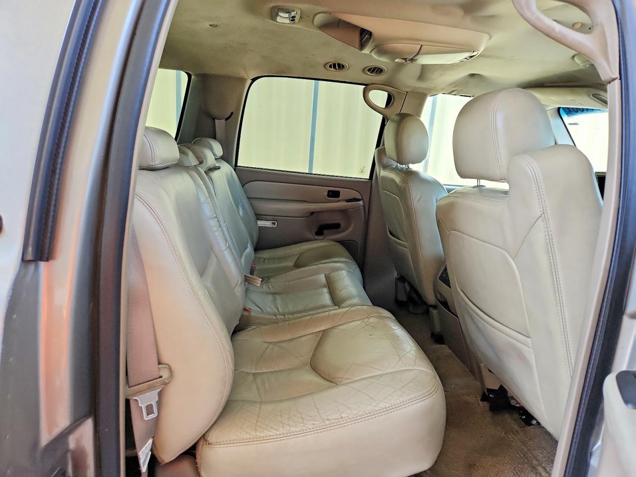 2003 Chevrolet Suburban C1500 Beige vin: 1GNEC16Z93J230649
