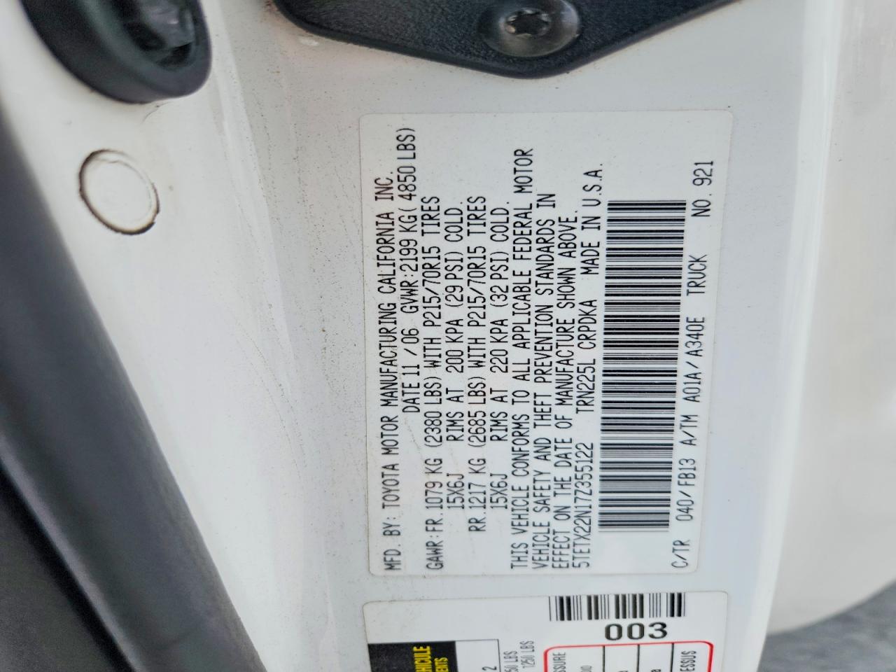 2007 Toyota Tacoma Base White vin: 5TETX22N17Z355122