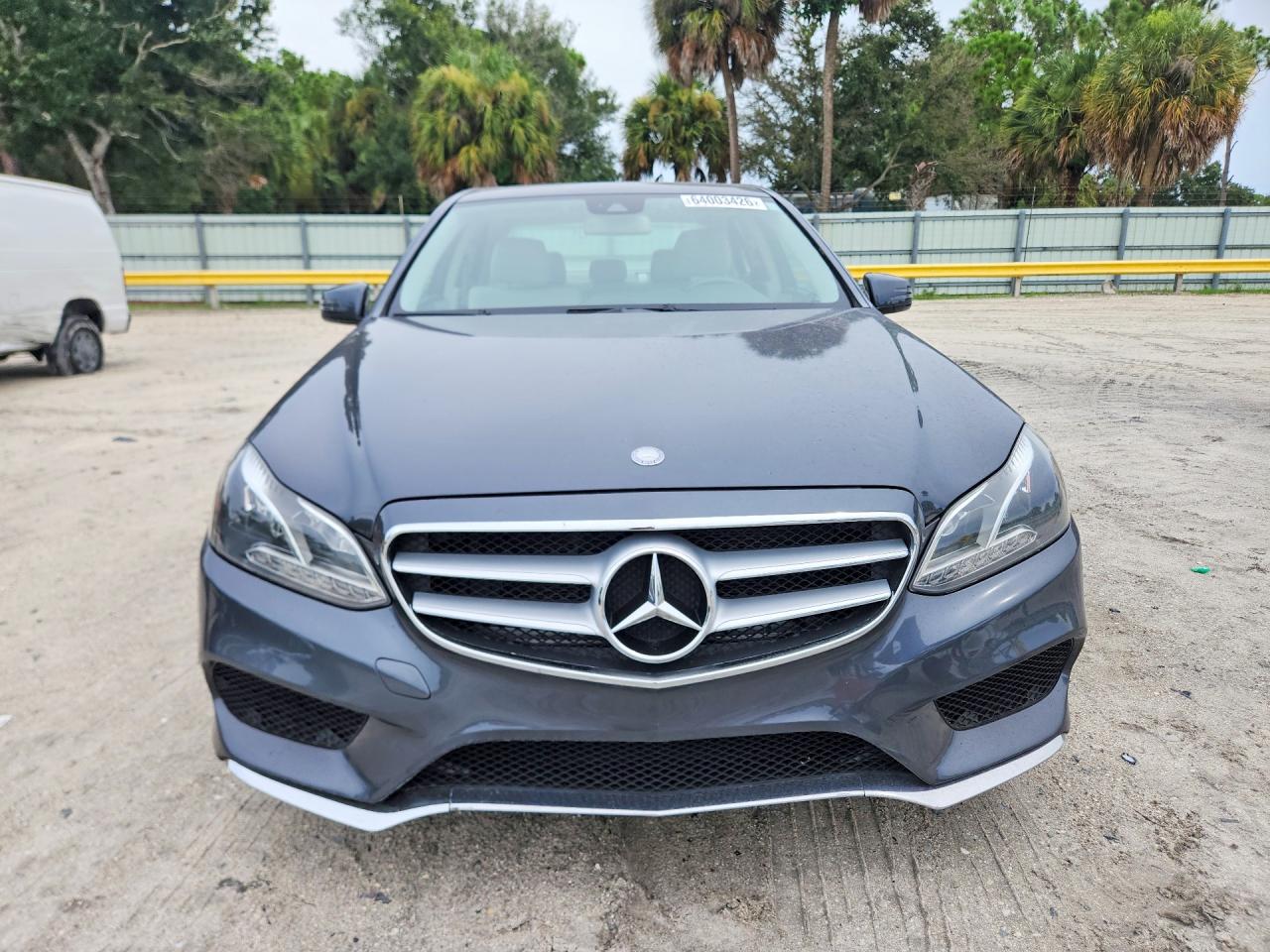 2014 Mercedes-benz E 350 Gray vin: WDDHF5KBXEA828433