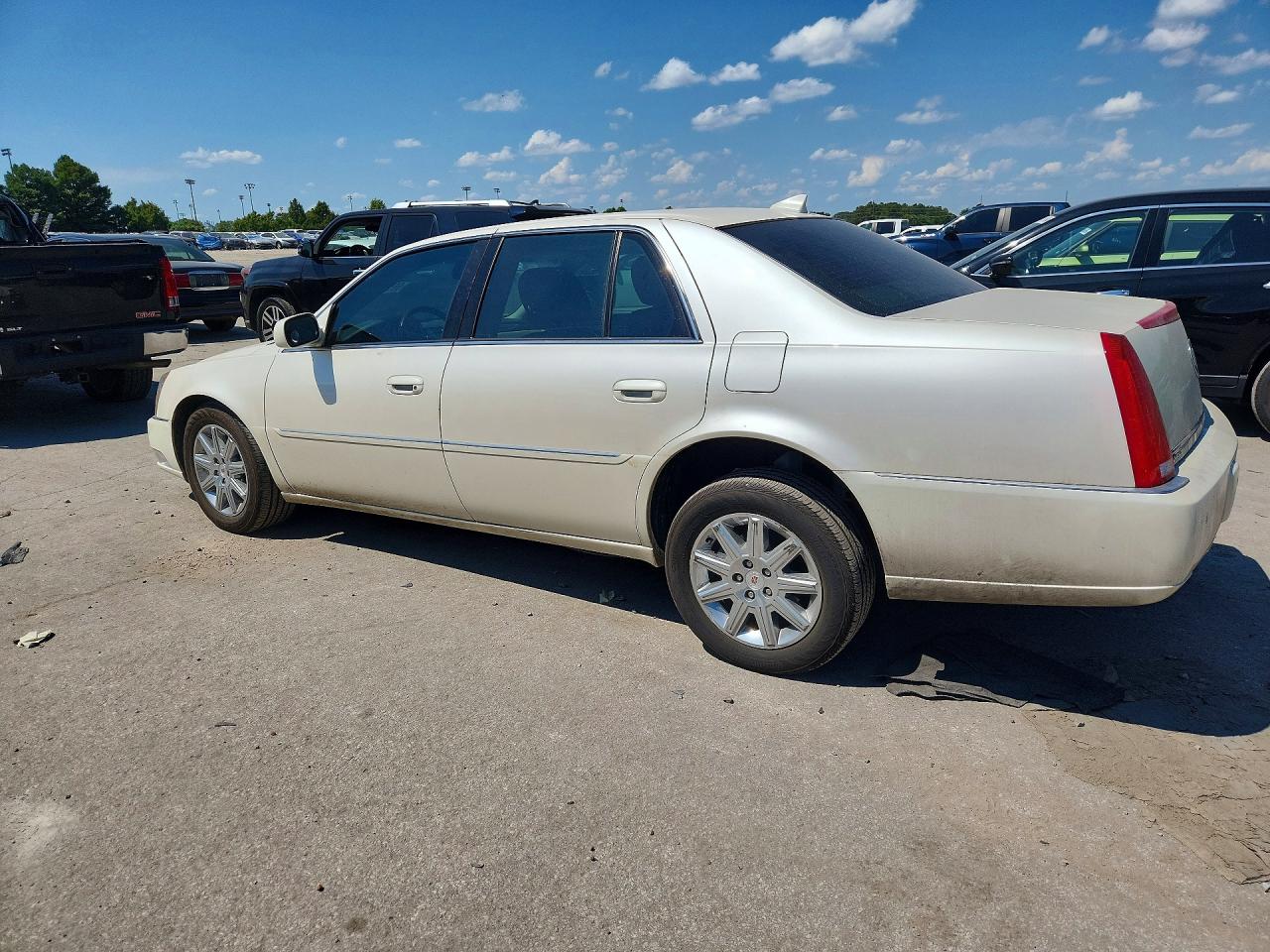 2011 Cadillac Dts Premium Collection Белый vin: 1G6KH5E69BU118932