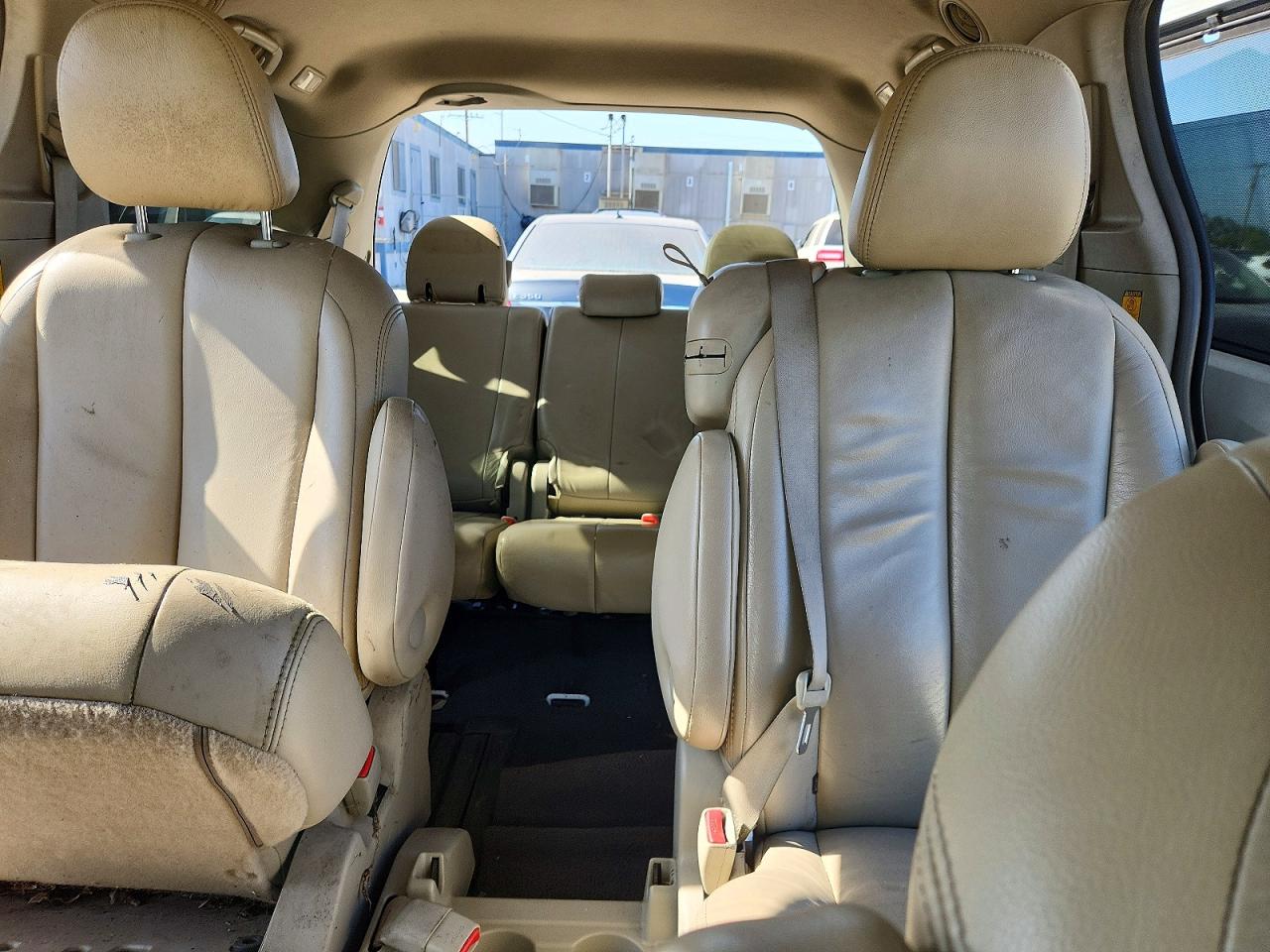 2011 Toyota Sienna Le White vin: 5TDKK3DCXBS041518