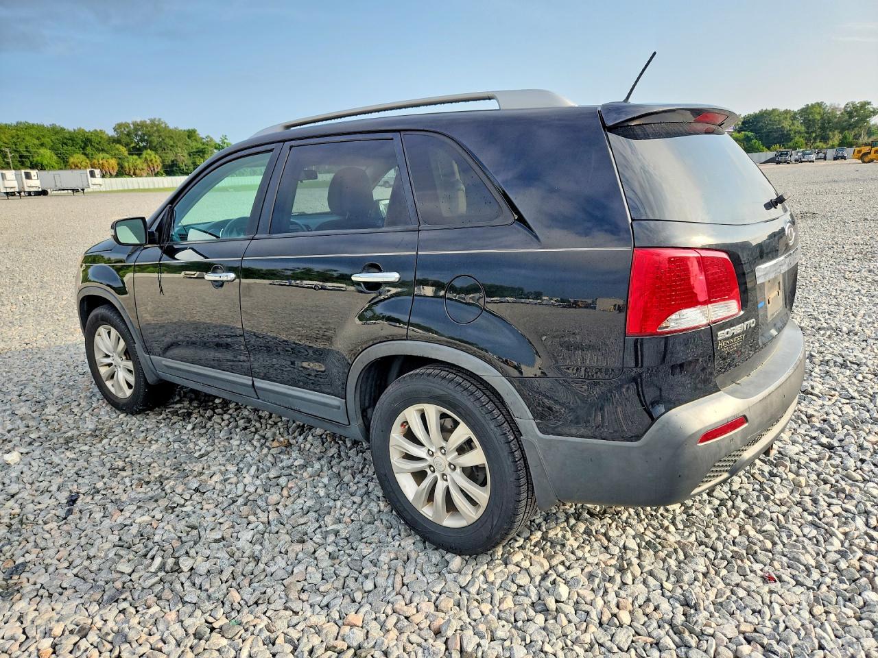 2011 Kia Sorento Ex Black vin: 5XYKU4A25BG043508