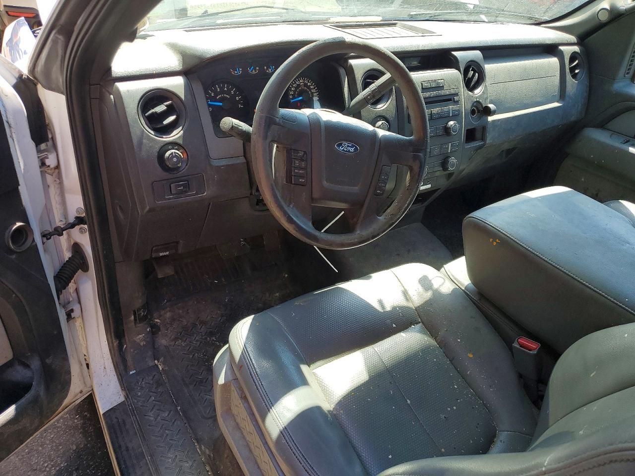 2014 Ford F150 Super Cab White vin: 1FTFX1ET6EKG24475