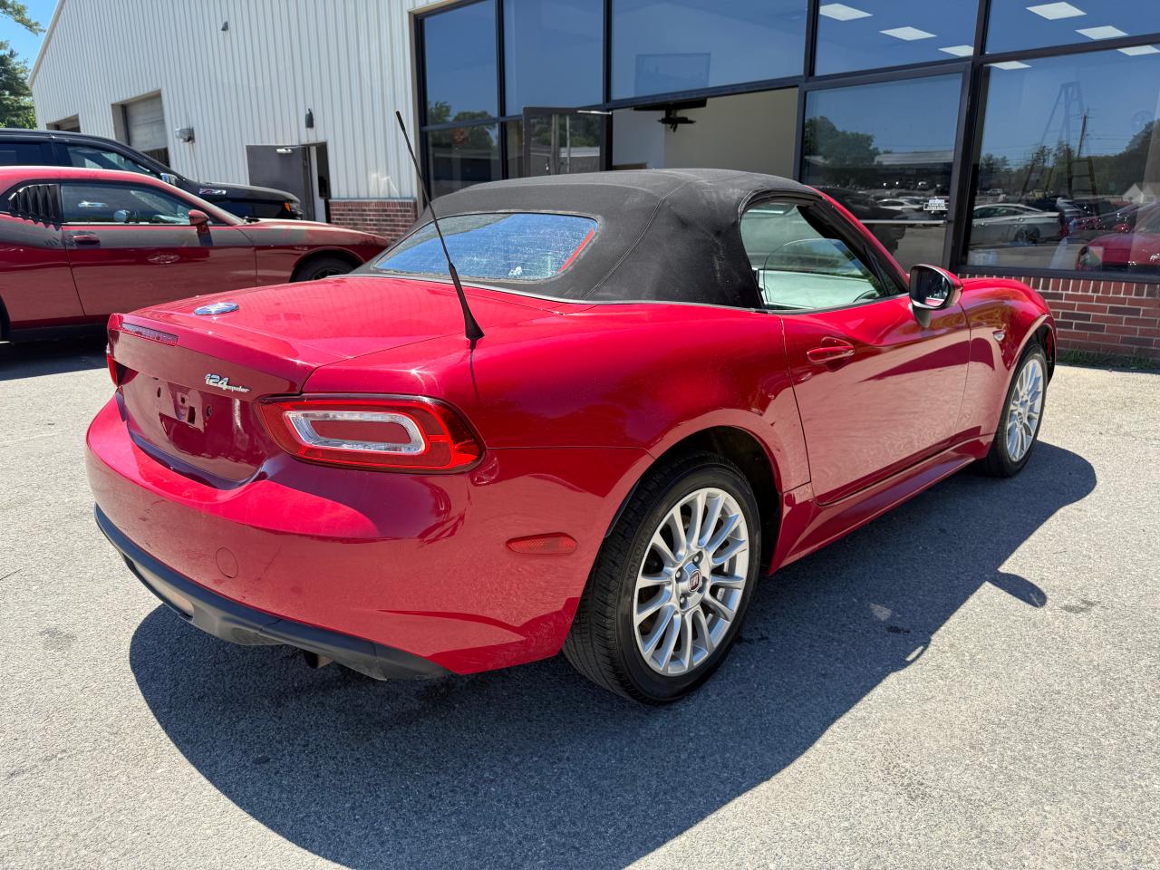 2017 Fiat 124 Spider Classica Red vin: JC1NFAEK9H0122868