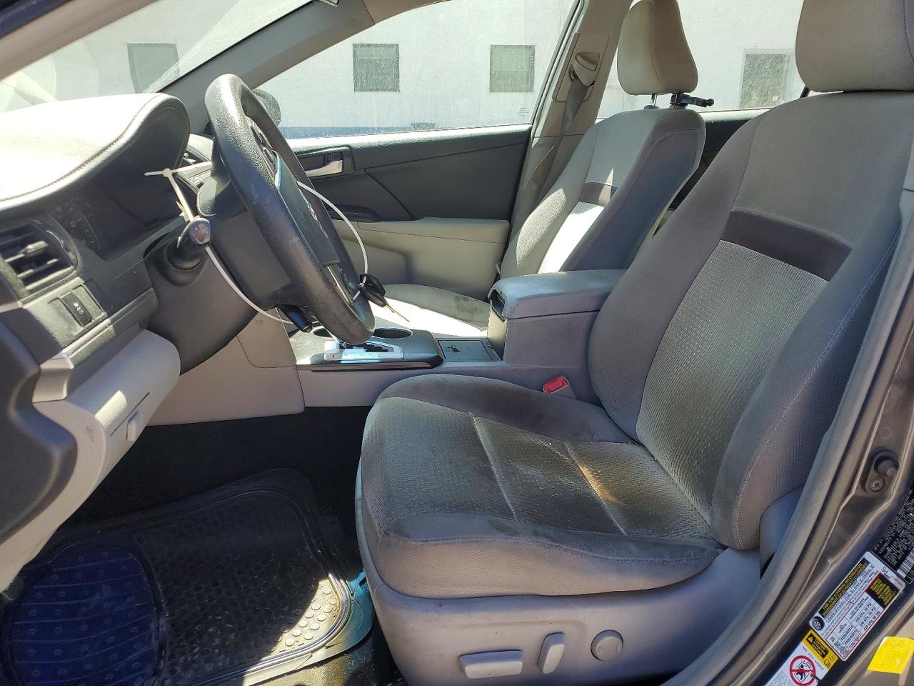 2013 Toyota Camry Le Серый vin: 4T4BF1FK2DR281885