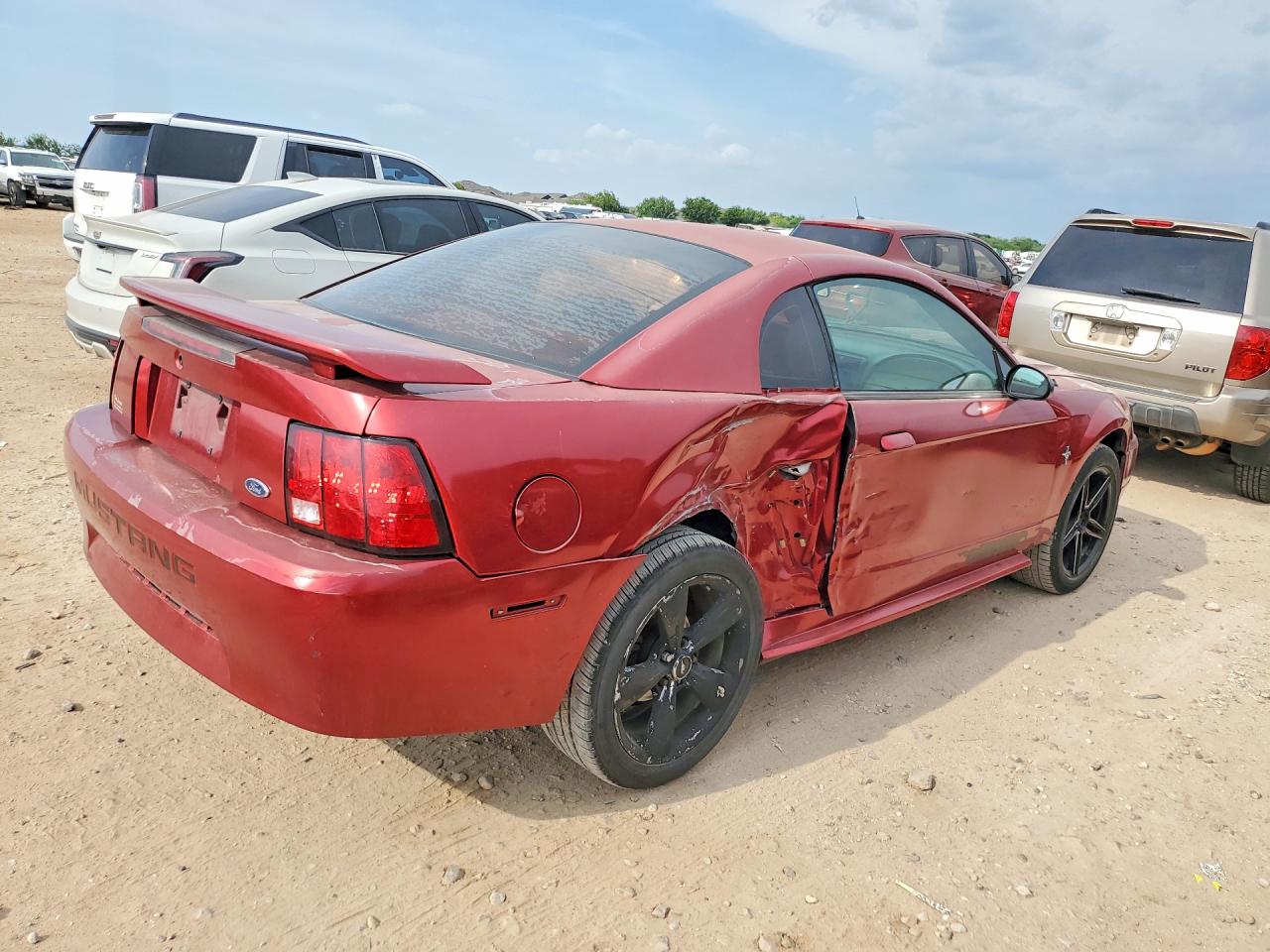 2003 Ford Mustang 2dr Red vin: 1FAFP40453F339019