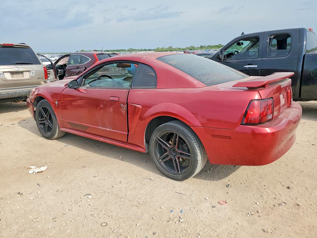 2003 Ford Mustang 2dr Red vin: 1FAFP40453F339019