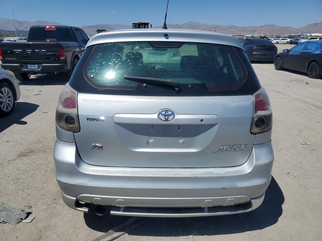 2006 Toyota Matrix Xr Silver vin: 2T1KR32E66C568048