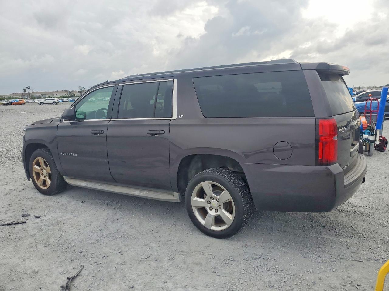 2015 Chevrolet Suburban K1500 Lt Gray vin: 1GNSKJKC6FR262603
