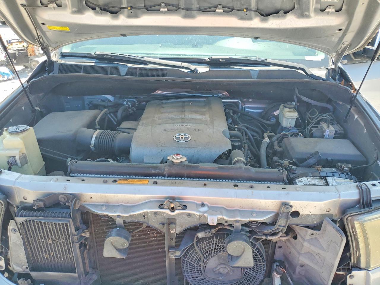 2010 Toyota Sequoia Limited Silver vin: 5TDJW5G1XAS026084