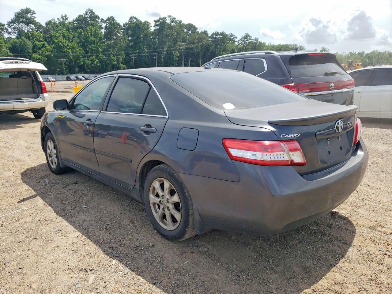 2011 Toyota Camry Le Gray vin: 4T1BF3EK3BU144927
