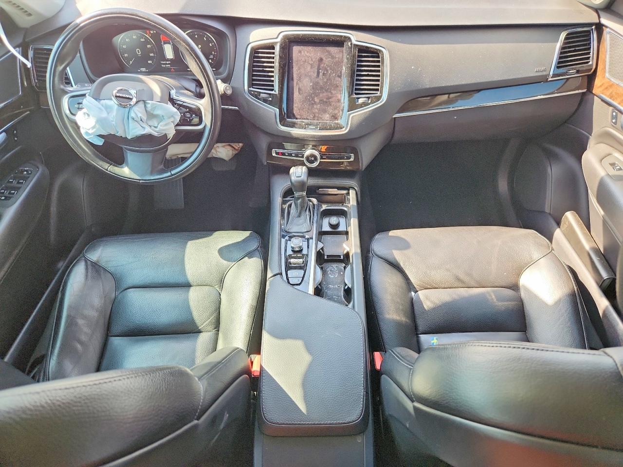 2018 Volvo Xc90 T5 Серебряный vin: YV4102XK0J1196876