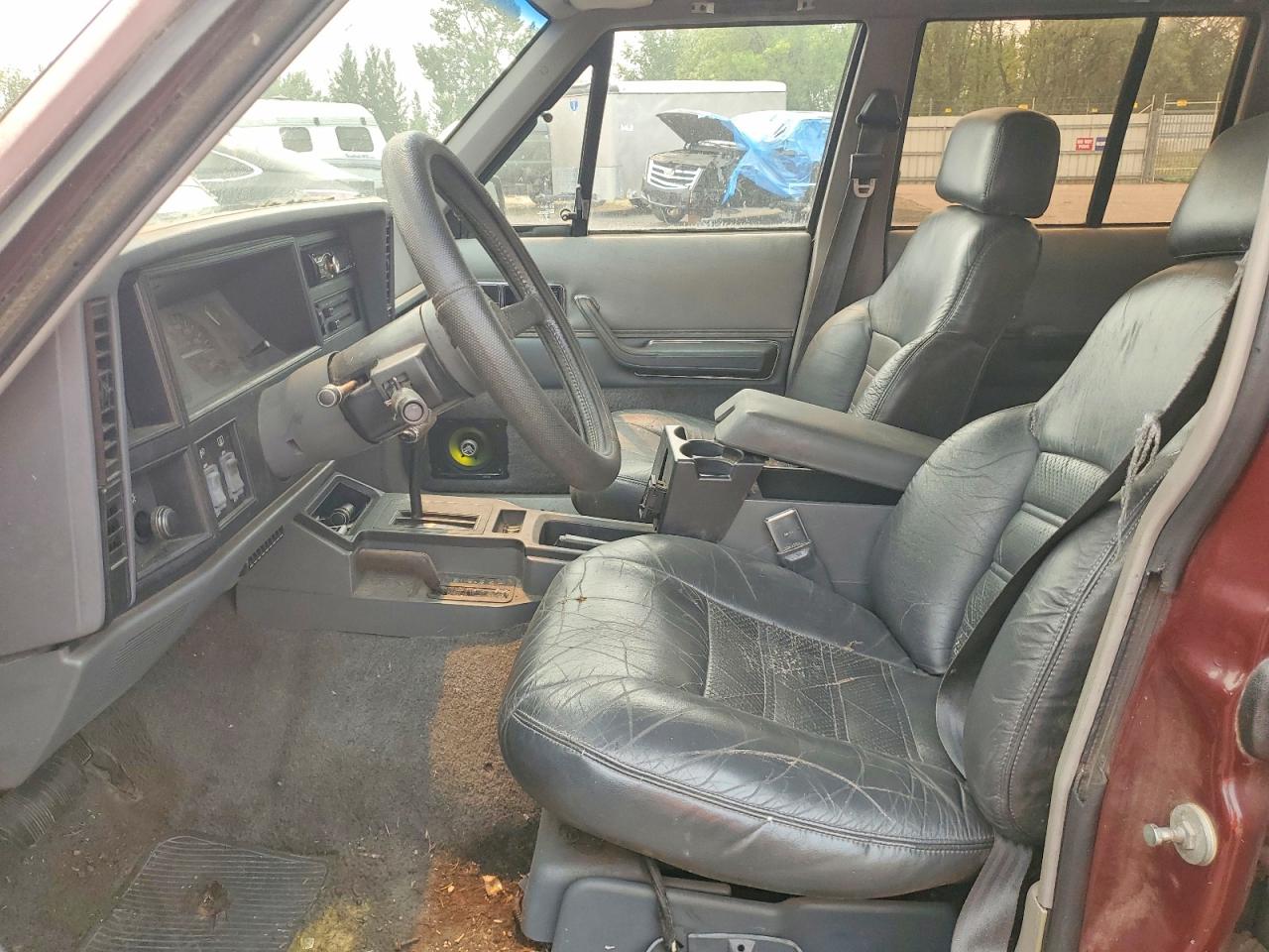 1988 Jeep Cherokee Limited Maroon vin: 1JCMT7895JT133632