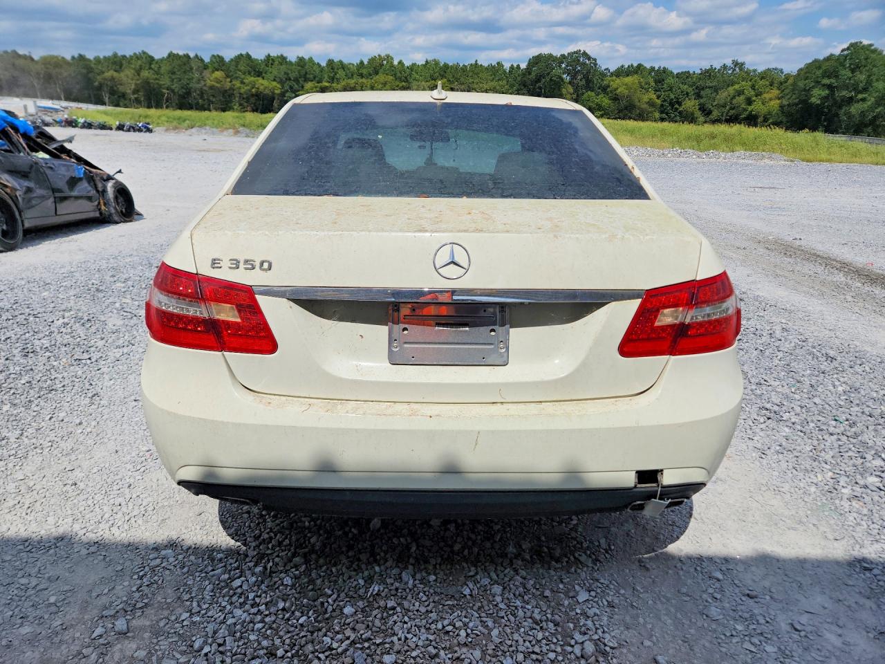 2010 Mercedes-benz E 350 White vin: WDDHF5GB3AA092096