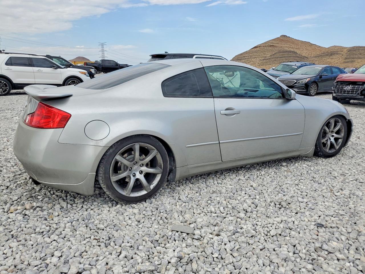 2004 Infiniti G35 Base Silver vin: JNKCV54E14M814642