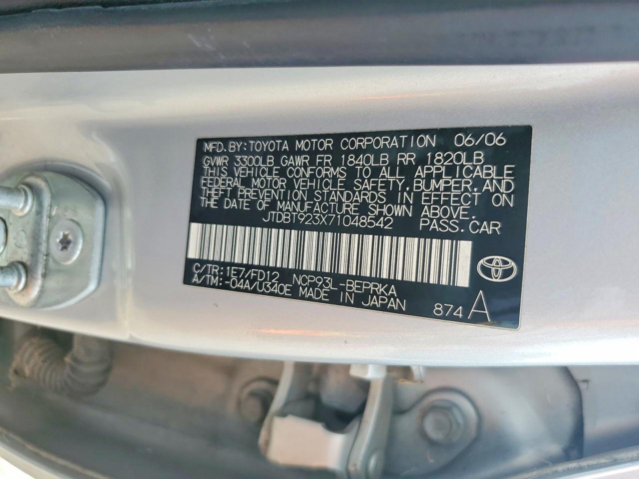 2007 Toyota Yaris Base Серебряный vin: JTDBT923X71048542