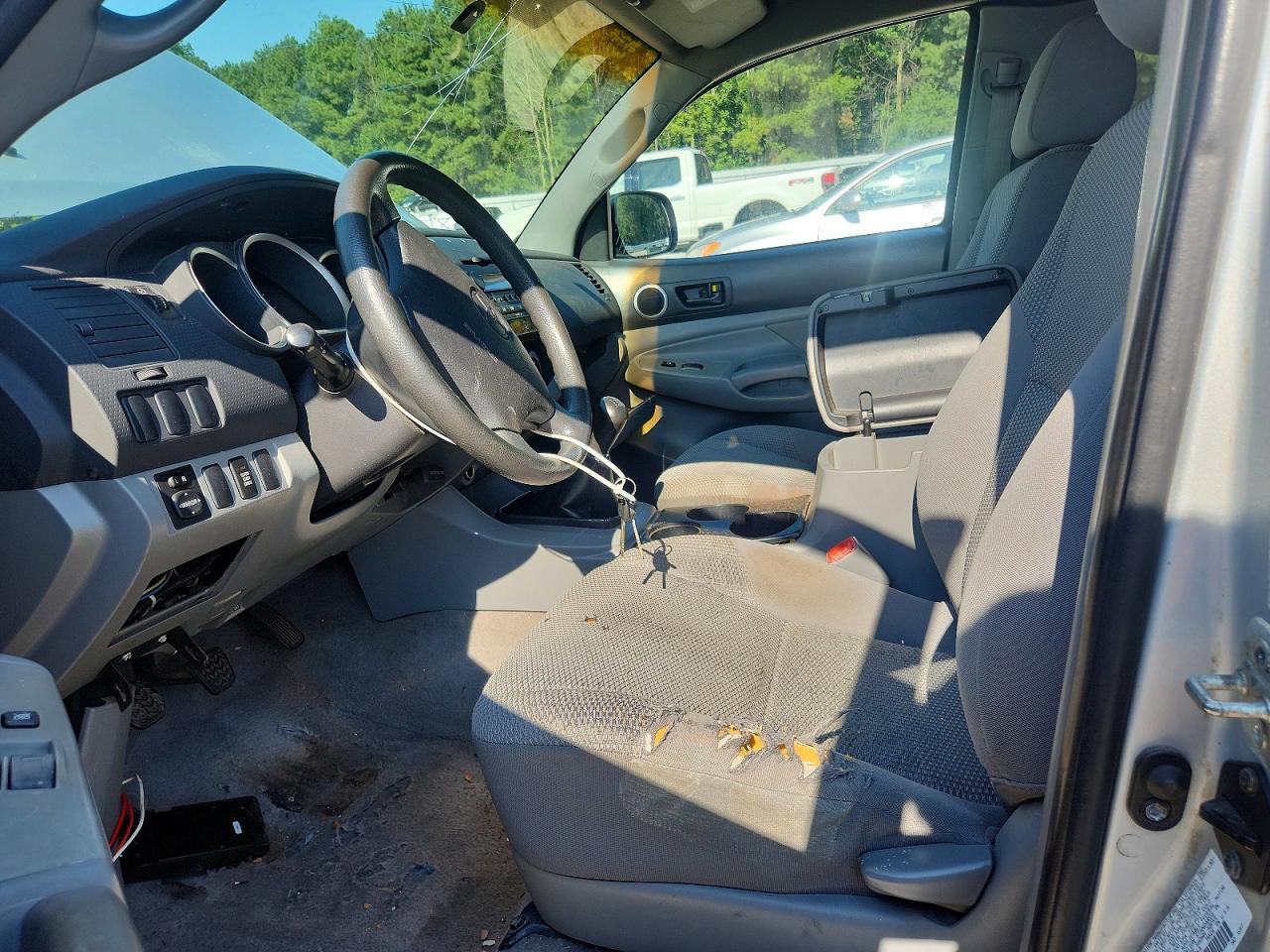 2006 Toyota Tacoma Base Silver vin: 5TEUX42N26Z209682