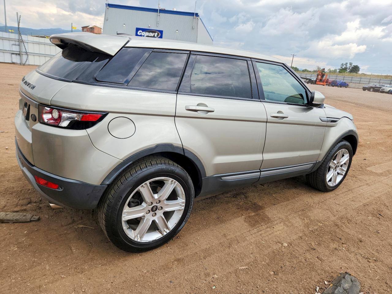 2013 Land Rover Range Rover Evoque Pure Gold vin: SALVN2BG3DH771713